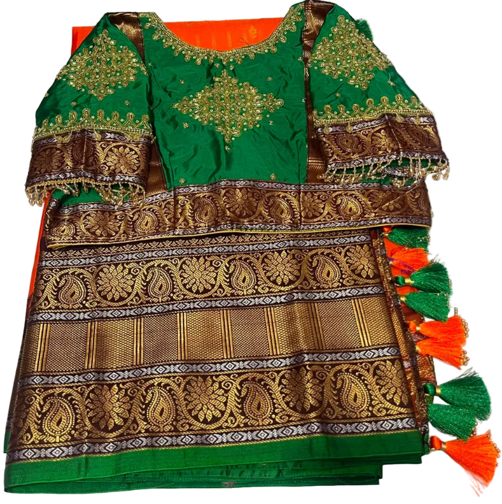Gadwal Pattu with ready-to-wear pico faul with Stitched blouse and tassel.